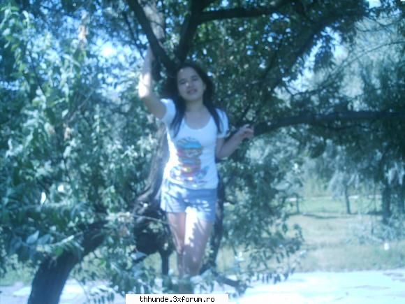 cand era caldut afara si frumos 8->
ma rog...acu' am mai slabit din cauza scolii :-� g4ndur! d3