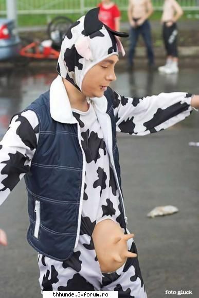 :nebun:  :nebun:  :nebun: next sys :nebun:  :nebun: mai jos o posa in kre presupun k spune asa:
